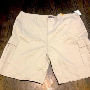 NWT men’s cargo shorts Size 48 beige/khaki